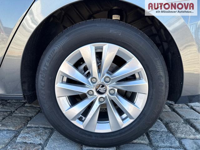 Skoda / Octavia Combi / Grau / / / , Beispielbilder, ggf. teilweise mit Sonderausstattung