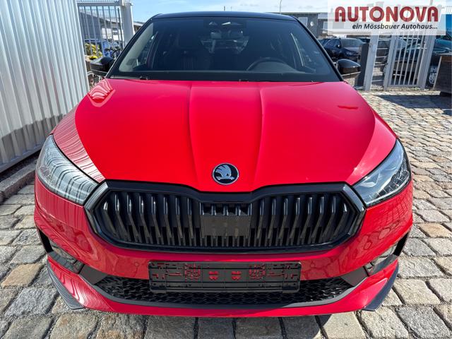 Skoda / Fabia / Rot / / / 