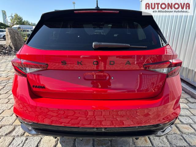 Skoda / Fabia / Rot / / / 