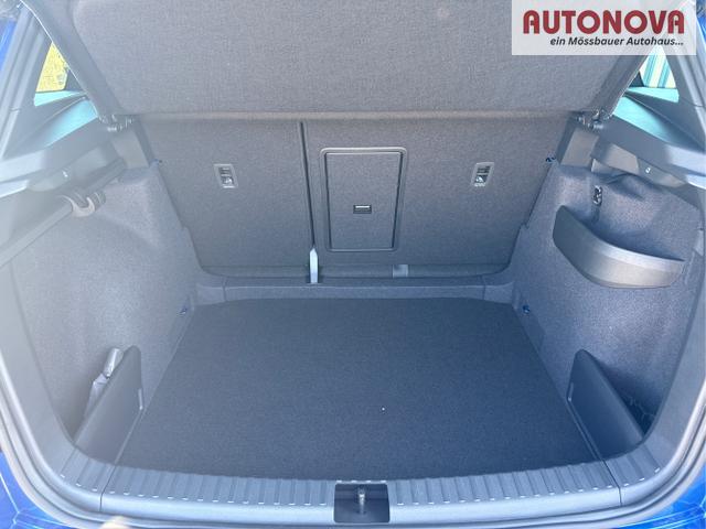 Skoda / Karoq / Blau / / / , Beispielbilder, ggf. teilweise mit Sonderausstattung