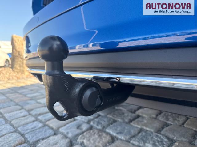 Skoda / Karoq / Blau / / / , Beispielbilder, ggf. teilweise mit Sonderausstattung