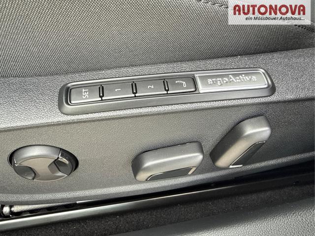 Volkswagen / Golf / Grau / / / 