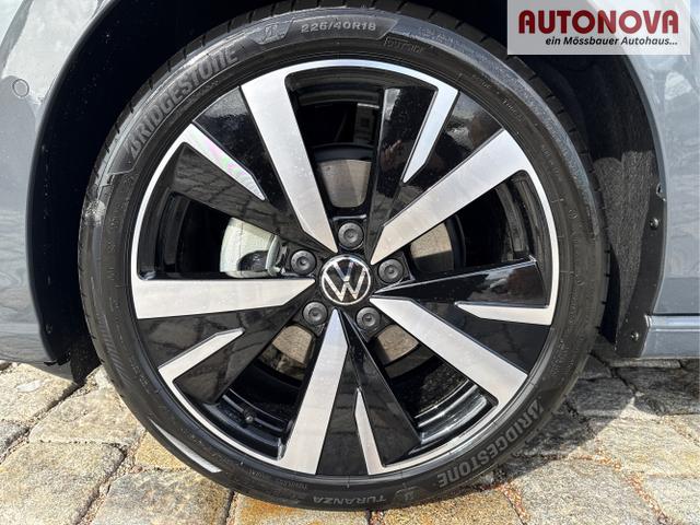 Volkswagen / Golf / Grau / / / 