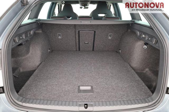 Skoda Octavia Combi RS 2.0 TSI DSG, Sonderlackierung, AHK, 19 Zoll, Canton, el. Klappe, Navi, Matrix, sofort 