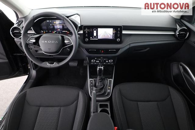 Skoda Fabia Selection 1.0 TSI DSG Selection, KESSY, Kamera, 15-Zoll schwarz, Winter, Ladeboden 
