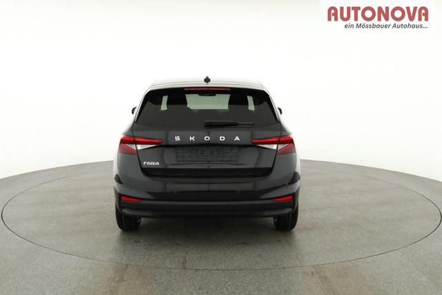 Skoda Fabia Selection 1.0 TSI DSG Selection, KESSY, Kamera, 15-Zoll schwarz, Winter, Ladeboden 