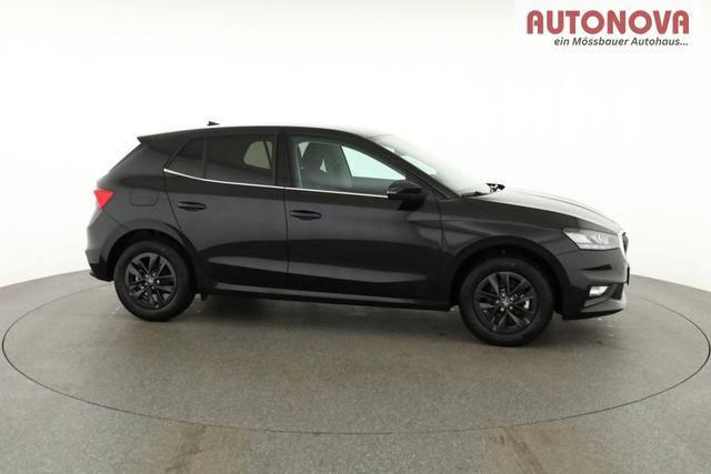 Skoda Fabia Selection 1.0 TSI DSG Selection, KESSY, Kamera, 15-Zoll schwarz, Winter, Ladeboden 