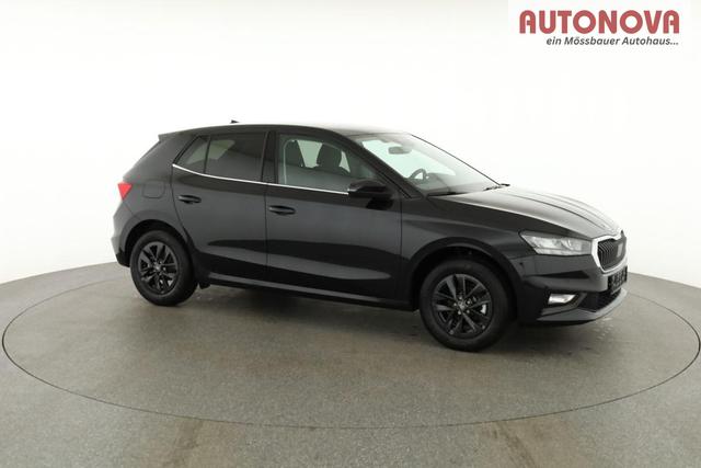 Skoda Fabia Selection 1.0 TSI DSG Selection, KESSY, Kamera, 15-Zoll schwarz, Winter, Ladeboden 