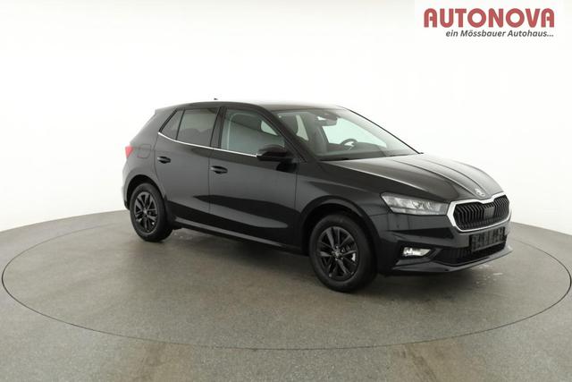 Skoda Fabia Selection 1.0 TSI DSG Selection, KESSY, Kamera, 15-Zoll schwarz, Winter, Ladeboden 