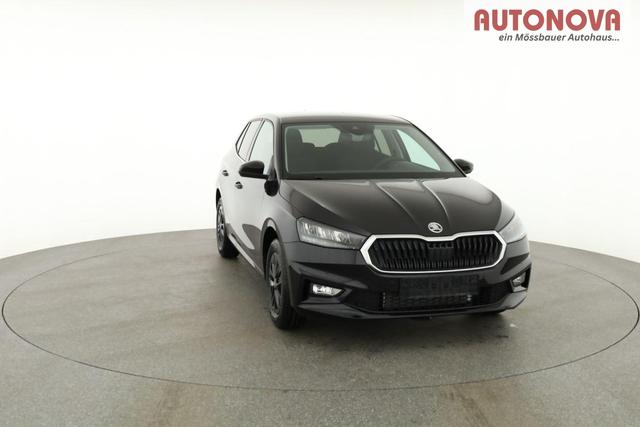Skoda Fabia Selection 1.0 TSI DSG Selection, KESSY, Kamera, 15-Zoll schwarz, Winter, Ladeboden 