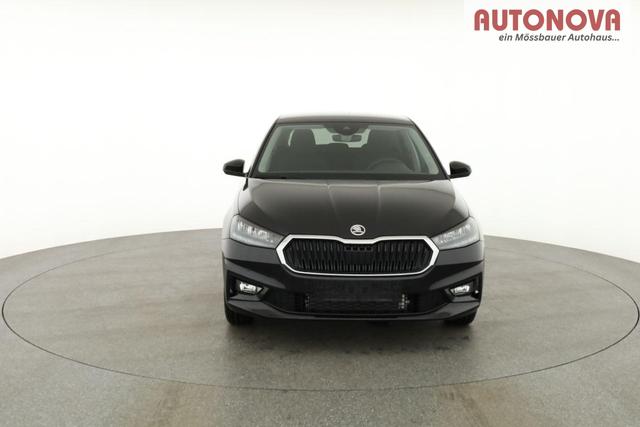 Skoda Fabia Selection 1.0 TSI DSG Selection, KESSY, Kamera, 15-Zoll schwarz, Winter, Ladeboden 