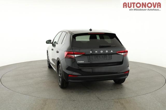 Skoda Fabia Selection 1.0 TSI DSG Selection, KESSY, Kamera, 15-Zoll schwarz, Winter, Ladeboden 