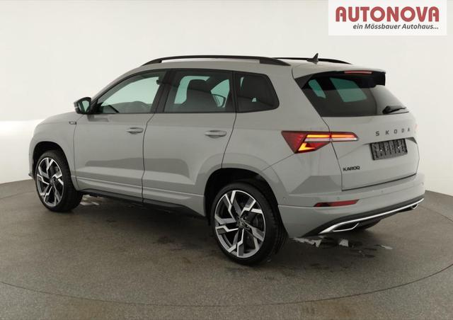 Skoda Karoq Sportline 1.5 TSI DSG Sportline, Pano, AHK, Navi, CANTON, Matrix, AreaView, Side, FS-beheizbar, 19-Zoll 