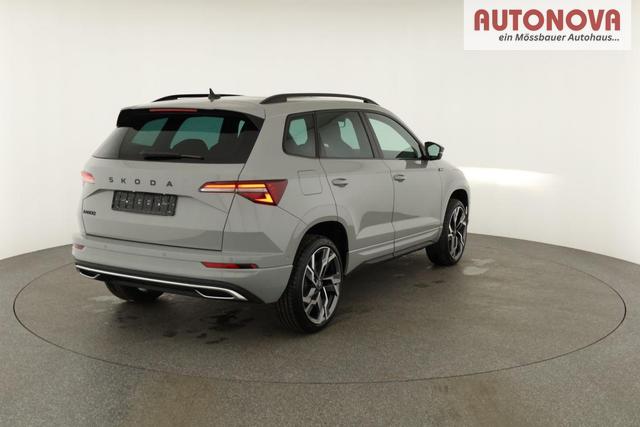 Skoda Karoq Sportline 1.5 TSI DSG Sportline, Pano, AHK, Navi, CANTON, Matrix, AreaView, Side, FS-beheizbar, 19-Zoll 