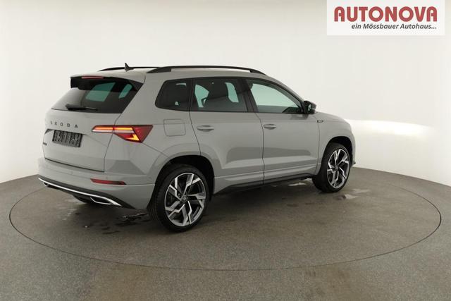 Skoda Karoq Sportline 1.5 TSI DSG Sportline, Pano, AHK, Navi, CANTON, Matrix, AreaView, Side, FS-beheizbar, 19-Zoll 