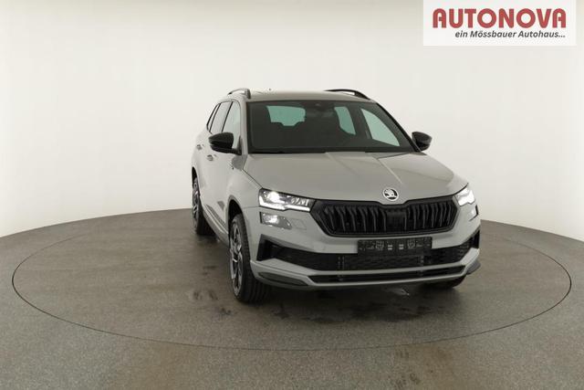 Skoda Karoq Sportline 1.5 TSI DSG Sportline, Pano, AHK, Navi, CANTON, Matrix, AreaView, Side, FS-beheizbar, 19-Zoll 