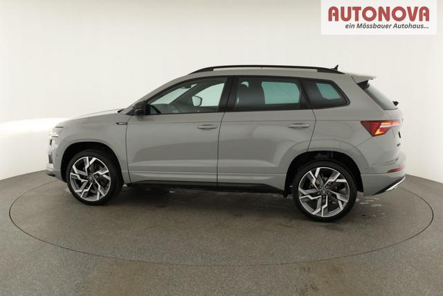 Skoda Karoq Sportline 1.5 TSI DSG Sportline, Pano, AHK, Navi, CANTON, Matrix, AreaView, Side, FS-beheizbar, 19-Zoll 