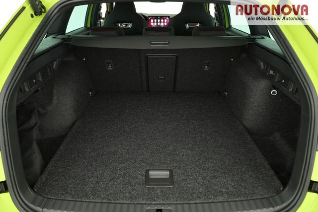 Skoda Octavia Combi 2.0 TSI 195 kW RS DSG, Pano, AHK, Navi, Matrix, Side, Winter, 5 J.-Garantie 
