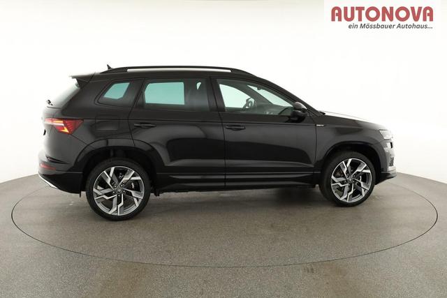 Skoda Karoq Sportline 1.5 TSI DSG Sportline, AHK, Navi, Matrix, Side, el. Klappe, Winter, 5 J.-Garantie 