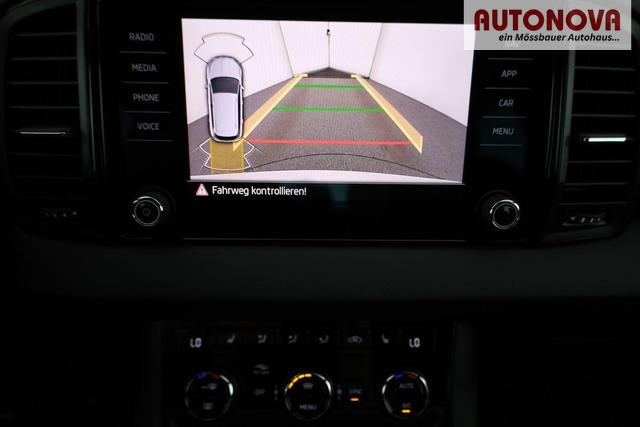 Skoda Karoq Sportline 4x4 2.0 TSI DSG Sportline, Pano, AHK, Navi, Matrix, Side, Winter, 5 J.-Garantie 