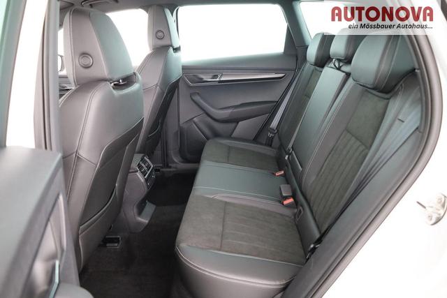 Skoda Karoq Sportline 4x4 2.0 TSI DSG Sportline, Pano, AHK, Navi, Matrix, Side, Winter, 5 J.-Garantie 