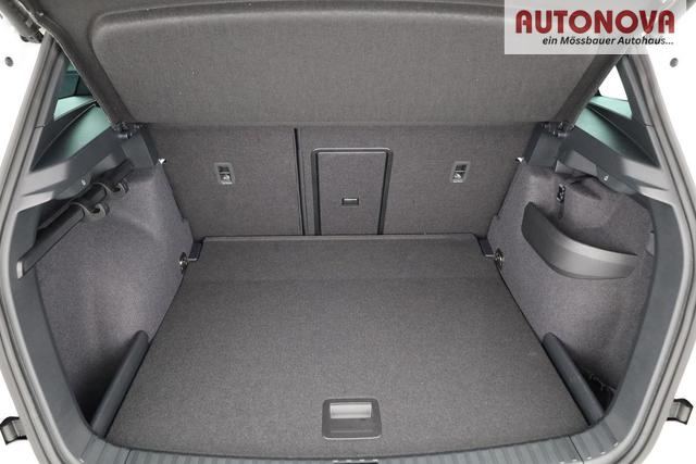 Skoda Karoq Sportline 4x4 2.0 TSI DSG Sportline, Pano, AHK, Navi, Matrix, Side, Winter, 5 J.-Garantie 