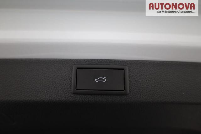 Skoda Karoq Sportline 4x4 2.0 TSI DSG Sportline, Pano, AHK, Navi, Matrix, Side, Winter, 5 J.-Garantie 