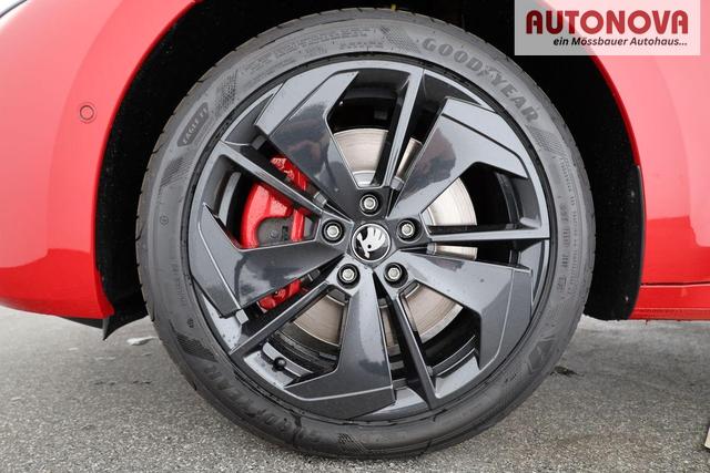 Skoda Octavia Combi 2.0 TSI 195 kW RS DSG, Pano, Standheizung, AHK, Navi, Matrix, Canton, Side, Winter, 5 J.-Garantie 