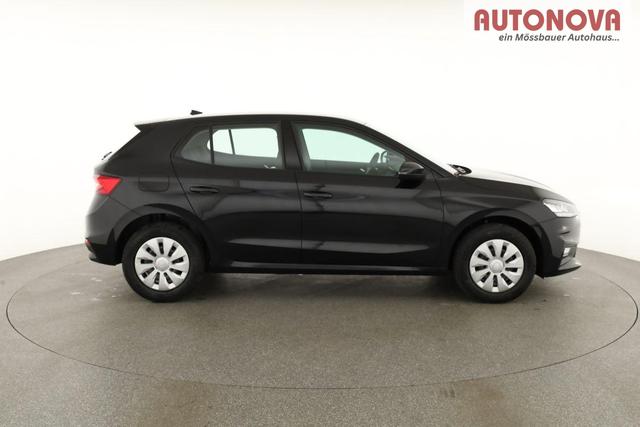 Skoda Fabia Selection 1.0 TSI Selection, AHK, Tempomat, Ladeboden, Park, Winterpaket, SmartLink, 4-J Garantie 
