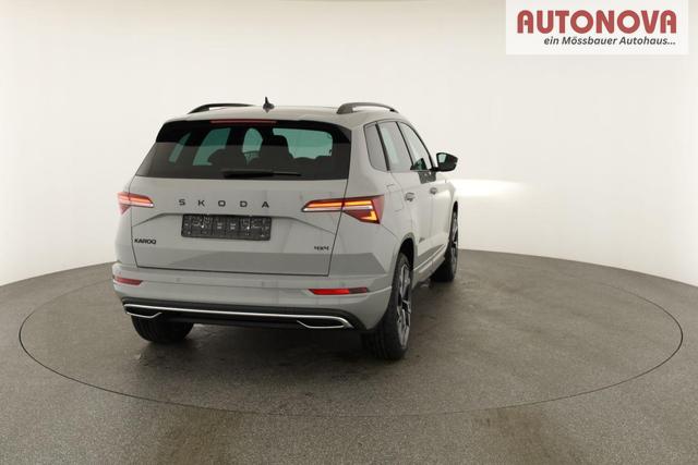 Skoda Karoq Sportline 4x4 2.0 TSI DSG Sportline, Pano, AHK, Navi, Matrix, Side, Winter, 5 J.-Garantie 