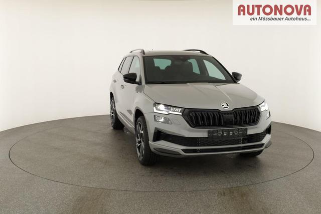 Skoda Karoq Sportline 4x4 2.0 TSI DSG Sportline, Pano, AHK, Navi, Matrix, Side, Winter, 5 J.-Garantie 