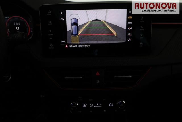 Skoda Kamiq Monte Carlo 1.0 TSI DSG Carlo, Pano, Matrix, Navi, Kamera, 17-Zoll, 5 J.-Garantie 