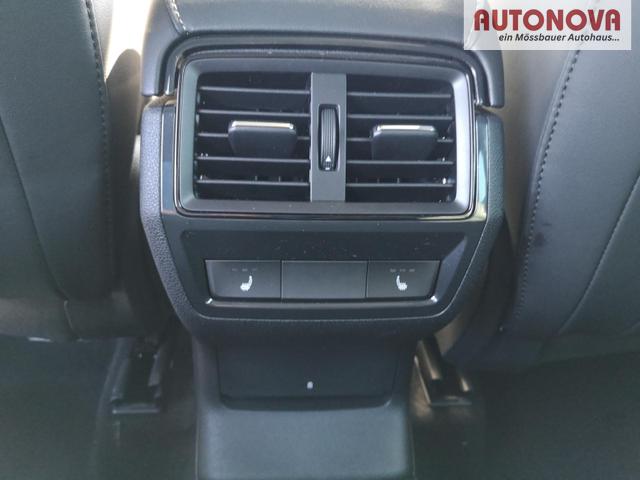 Skoda Karoq Sportline 2.0TDI DSG 4x4 AHK Matrix Pano Sound Leder 19 Zoll 