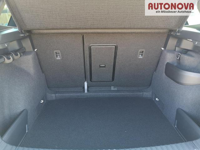 Skoda Karoq Selection 1.5 TSI DSG ABT GV5 AHK Navi ACC 