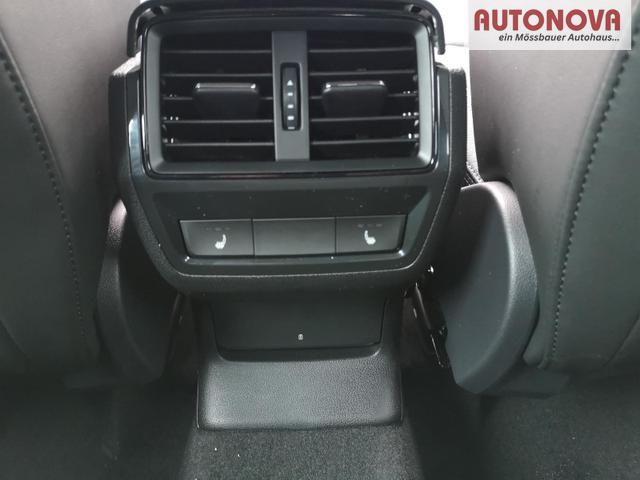Skoda Karoq Sportline 2.0TDI DSG 4x4 AHK Matrix Leder 19 Zoll 