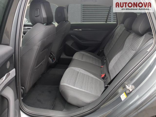 Skoda Superb Combi Selection AHK+NAVI+KAM+EL.HECKKL... 2.0 TDI DSG 