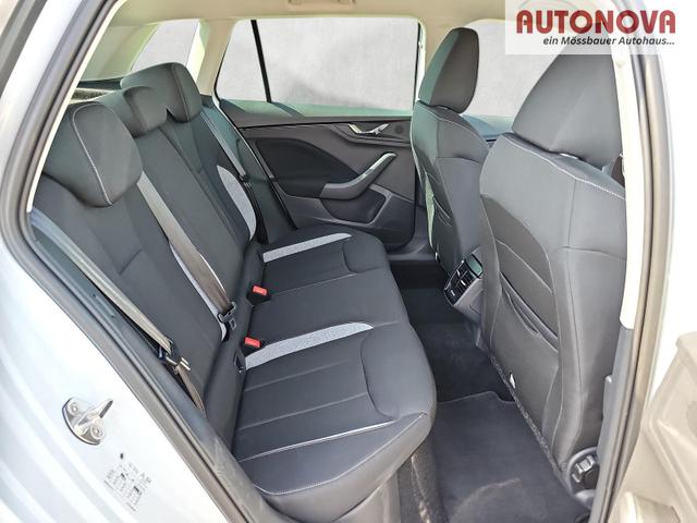Skoda Kamiq Selection 1.0 TSI DSG Black 17Z Kamera SHZ 