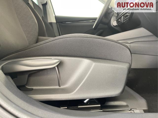 Skoda / Octavia Combi / Grau / / / DSG AHK+Sitzheizung+App Connect