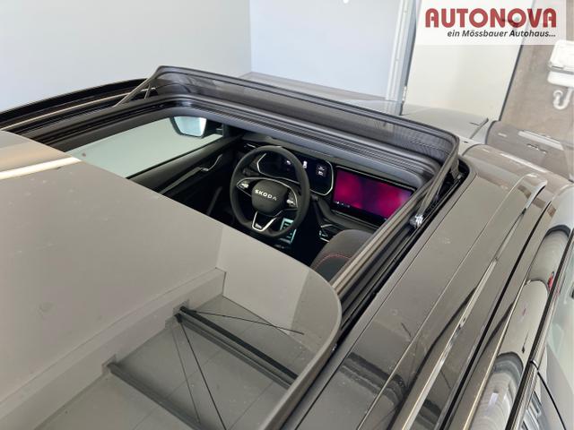 Skoda / Octavia Combi / Schwarz / / / 265PS DSG HUD+Pano+360&deg;+DCC+AHK+CANTON+Matrix+Alu19+eHeck+GV4