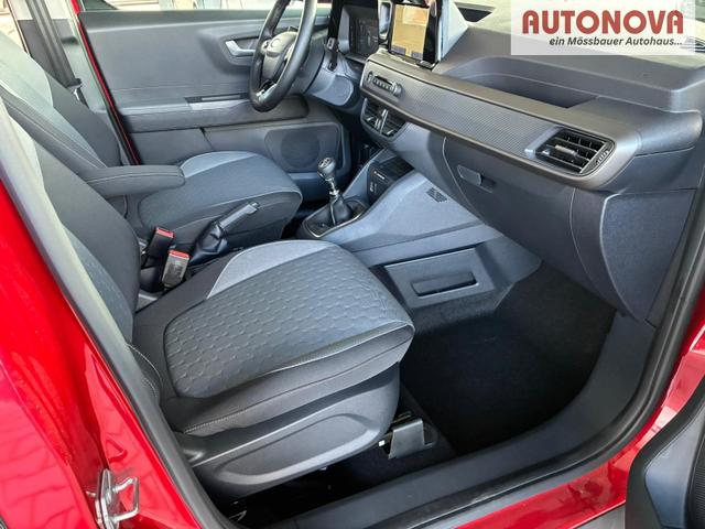 Ford Tourneo Courier Titanium 1.0 Ecoboost / PDC V&H +Kamera Shz vo AHK fest Alu 16" 