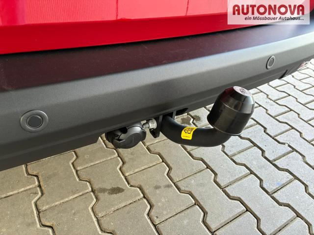 Ford Tourneo Courier Titanium 1.0 Ecoboost / PDC V&H +Kamera Shz vo AHK fest Alu 16" 