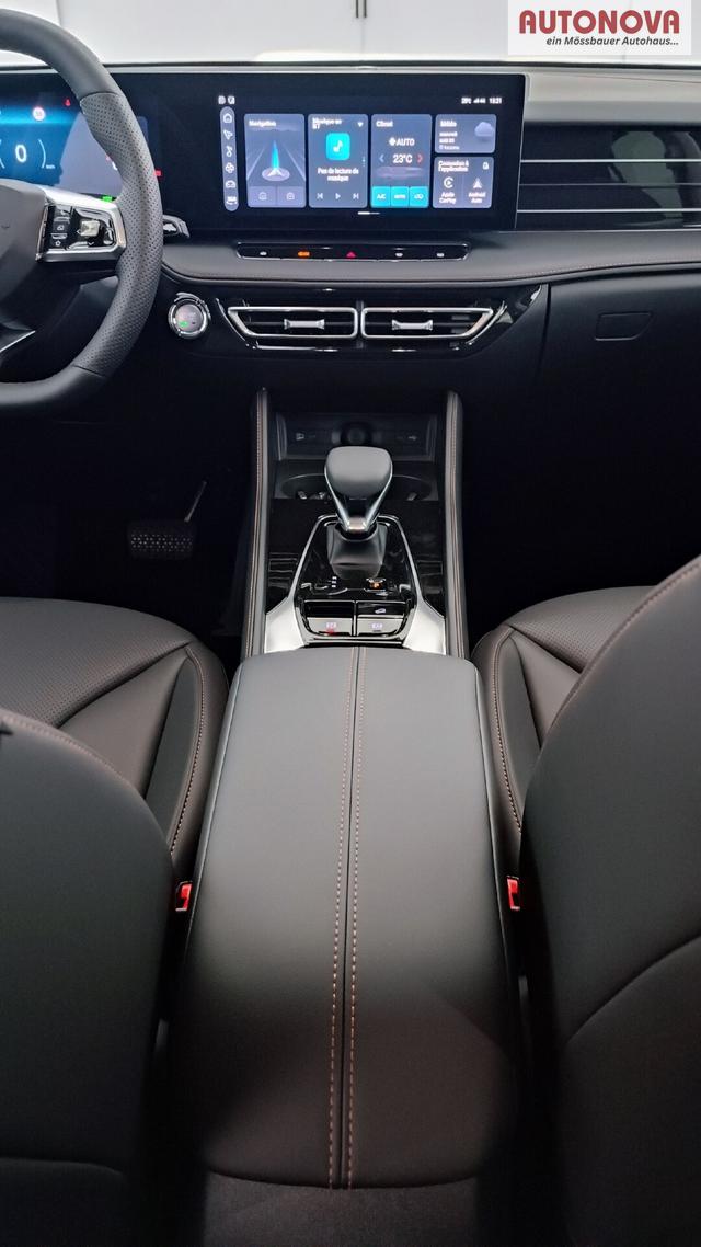 MG EHS Luxury 