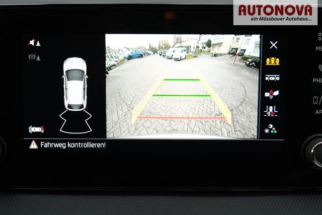 Skoda Fabia Selection 1.0 TSI LED Kamera App-Navi PDC Winterpaket 