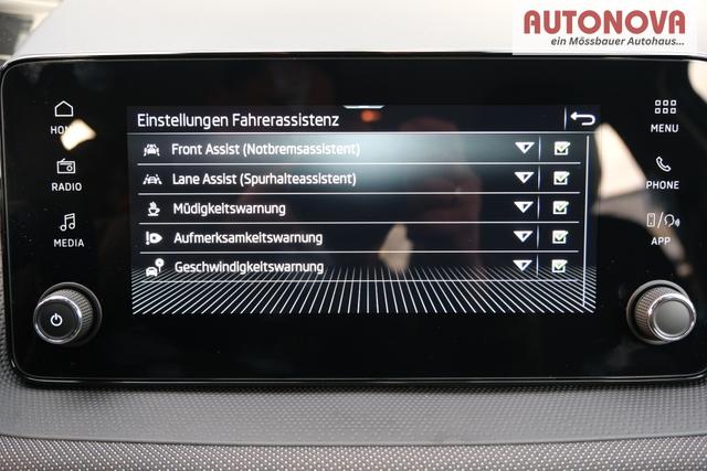 Skoda Fabia Selection 1.0 TSI LED Kamera App-Navi PDC Winterpaket 