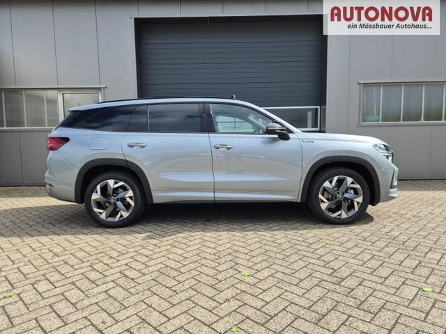 Skoda Kodiaq Sportline 1.5 TSI 204PS PHEV DSG schwenkb. AHK elektr. PanoDach HUD Alcantara PDC v+h 360&deg;Kamera CANTON Sound Klimaautomatik Sitzheizung Lenkradheizung Navi Apple CarPlay Android Auto 2xKeyless 19"LM vollelektr. Reichweite 116KM 