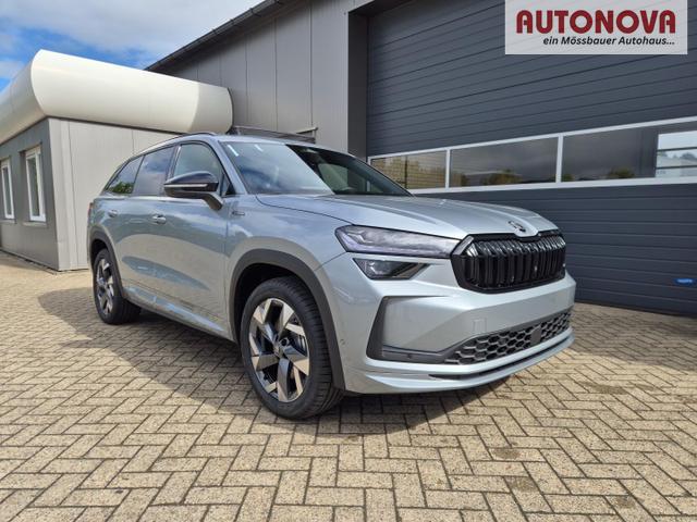 Skoda Kodiaq Sportline 1.5 TSI 204PS PHEV DSG schwenkb. AHK elektr. PanoDach HUD Alcantara PDC v+h 360&deg;Kamera CANTON Sound Klimaautomatik Sitzheizung Lenkradheizung Navi Apple CarPlay Android Auto 2xKeyless 19"LM vollelektr. Reichweite 116KM 