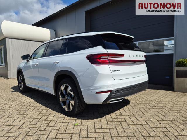 Skoda Kodiaq Sportline 1.5 TSI 204PS PHEV DSG schwenkb. AHK elektr. PanoDach HUD Alcantara PDC v+h 360&deg;Kamera CANTON Sound Klimaautomatik Sitzheizung Lenkradheizung Navi Apple CarPlay Android Auto 2xKeyless 19"LM vollelektr. Reichweite 116KM 