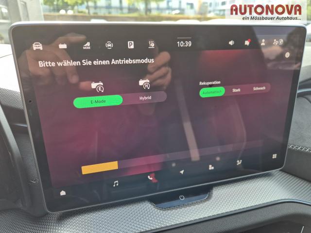 Skoda Kodiaq Sportline 1.5 TSI 204PS PHEV DSG schwenkb. AHK elektr. PanoDach HUD Alcantara PDC v+h 360&deg;Kamera CANTON Sound Klimaautomatik Sitzheizung Lenkradheizung Navi Apple CarPlay Android Auto 2xKeyless 19"LM vollelektr. Reichweite 116KM 