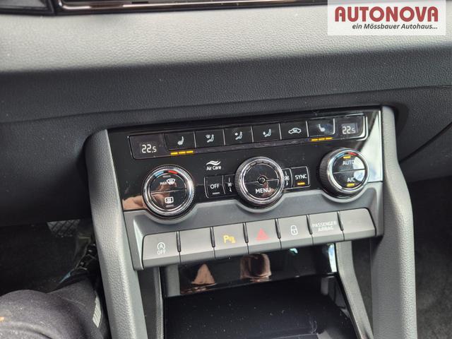 Skoda Karoq 1.5 TSI 150PS DSG Selection Klimaautomatik Sitzheizung Lenkradheizung ACC PDC v+h R&uuml;ckf.Kamera abg.Scheiben Apple CarPlay Android Auto 17"LM 