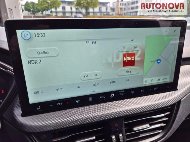 Ford Kuga ST-Line X 243PS PHEV Automatik HuD Matrix-LED schwenkb. AHK elektr. PanoDach Sitzheizung v+h Lenkradheizung Frontscheibe beheizb. Navi SYNC4 Apple CarPlay Android Auto Touchscreen PDC 4xKamera 2xKeyless B+O Sound 18"LM vollelektr. Reichweite 65K 